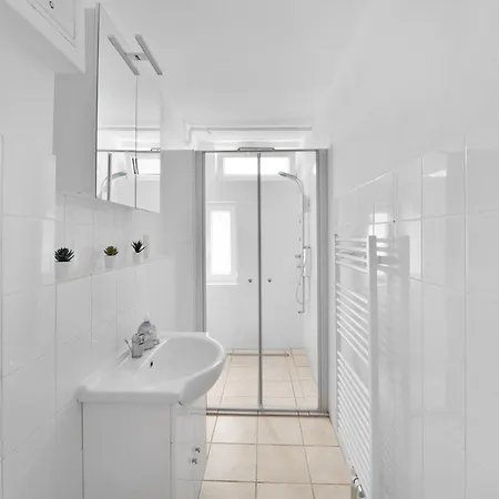 Work & In Mit Badewanne Und Kueche * Celle